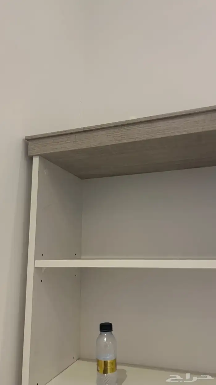 رفوف مكتبيه بيضاء من هوم سنتر بدون اي خربات 3