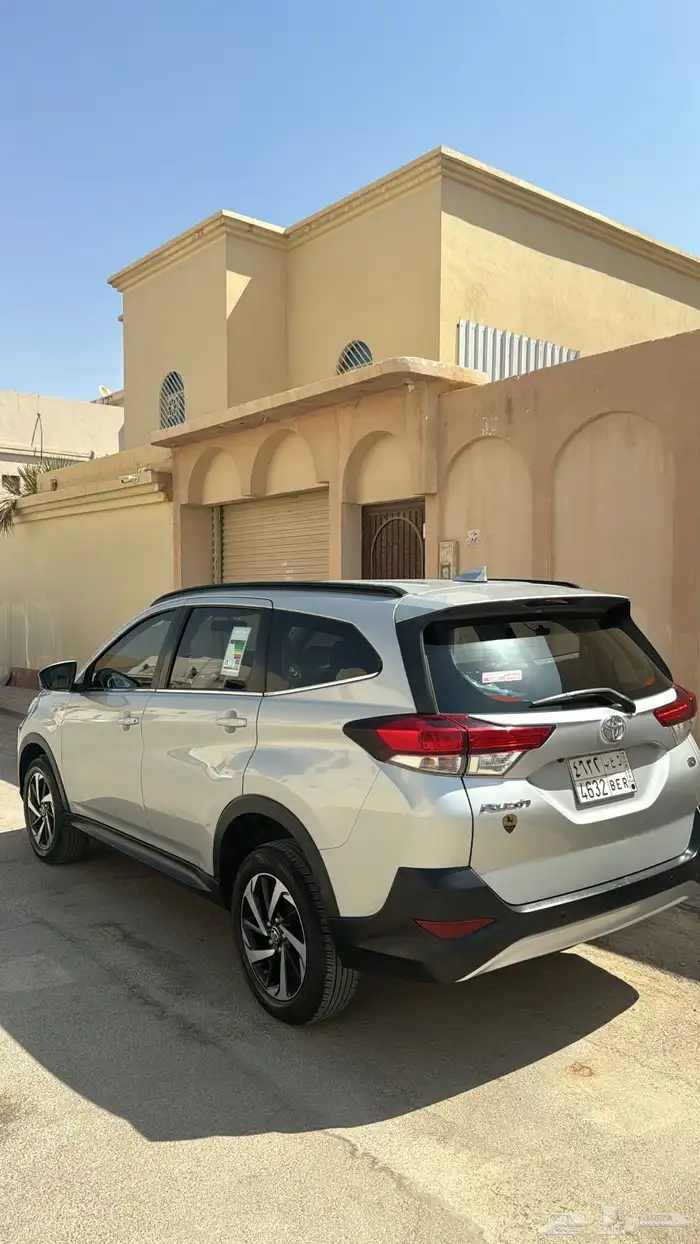 تايوتا راش فضي 2023 للبيع 3