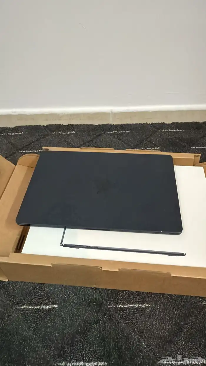 للبيع ماك بوك اير 15 إنش 1