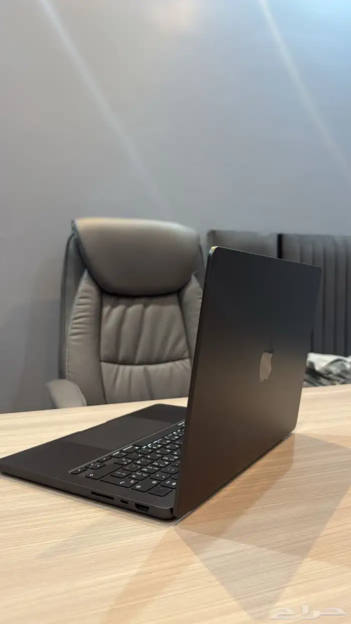 ماك بوك برو M4 واحد تيرا. 24 رام 10