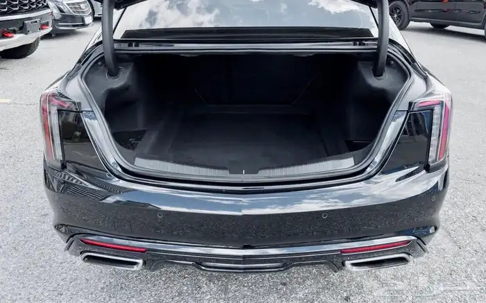 للبيع كدلك CT5 موديل 2023 - AWD وارد كندا 6