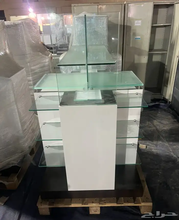 بترينه عطورات واكسسوارات وجوالات قزازيه شبه جديده 1