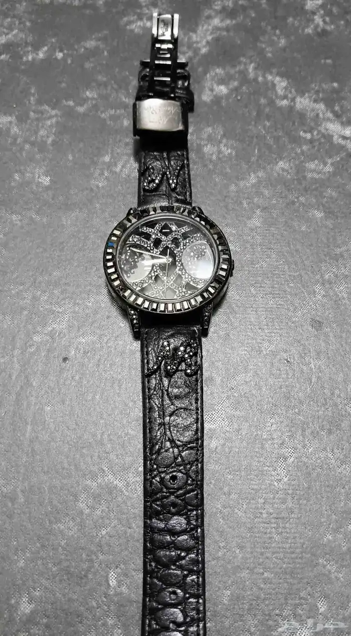 ساعتين نسائية 5