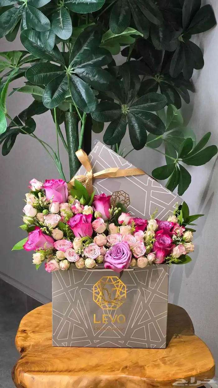 ورد مع شكلاته شكلاته ليفو 0