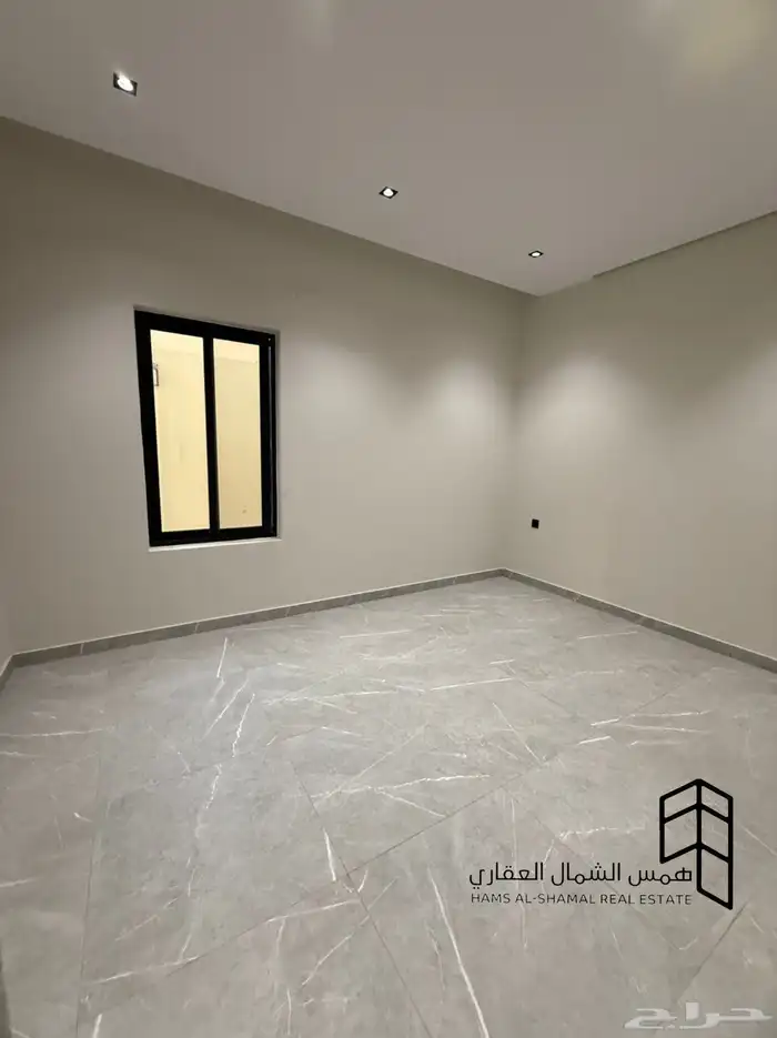 للبيع شقه ارضيه حي الاخضر بمدخل خاص ومدخل سياره 2