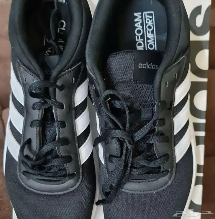 جزمة رياضية ايدديس مقاس 44 للون الأسود 1