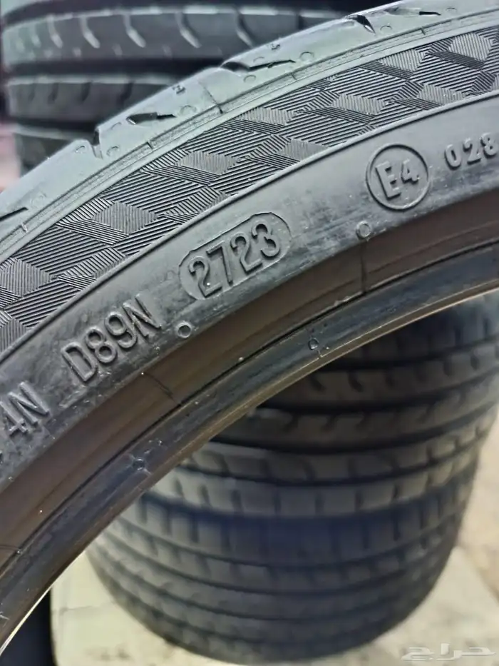 طقم كفرات كونتيننتال شبه جديد مقاس 245 35 19 6