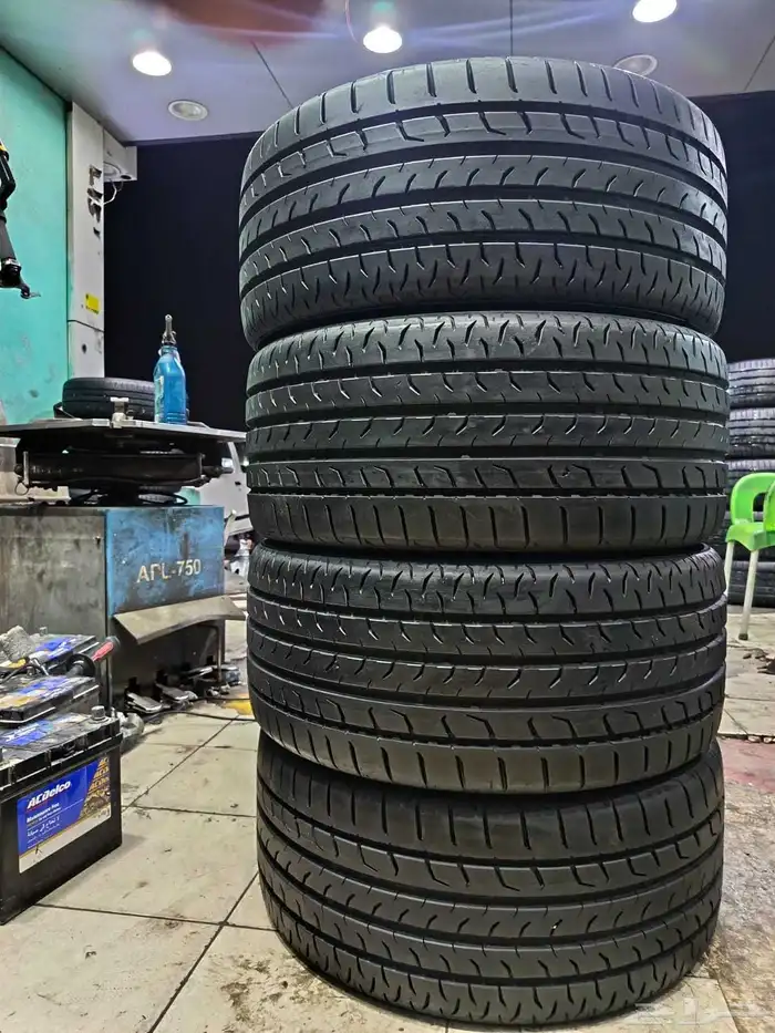 طقم كفرات كونتيننتال شبه جديد مقاس 245 35 19 0