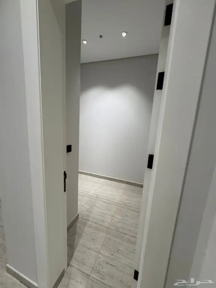 للإيجار شقة جديدة شمال الرياض بالمطبخ وكامل الأجهزة 1