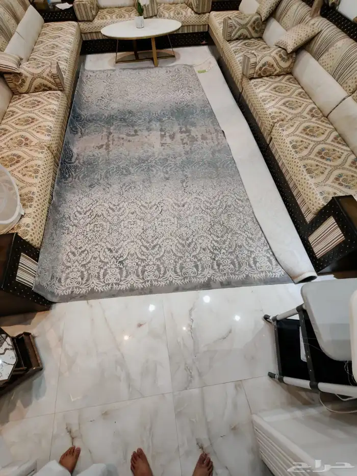 فرشة نظيفة بيع مستعجل أربعة متر في مترين و خمسة و ثمانين 0