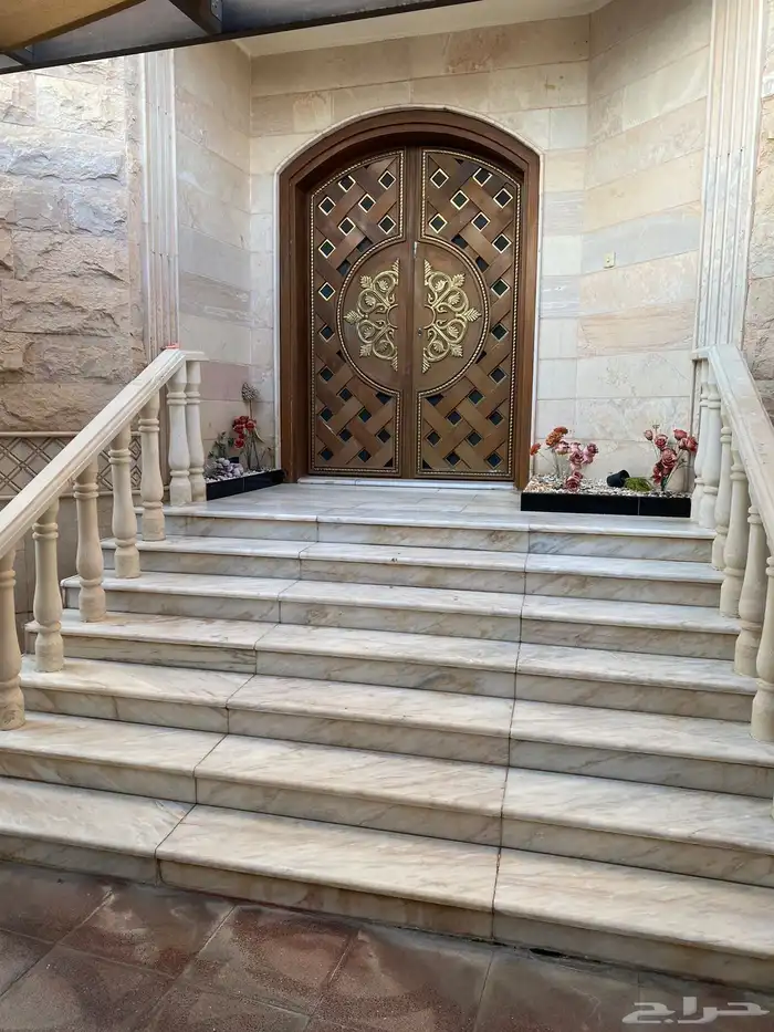 فله للبيع بالأزهري مطل على ممشى بئر عثمان والمزرعة 5