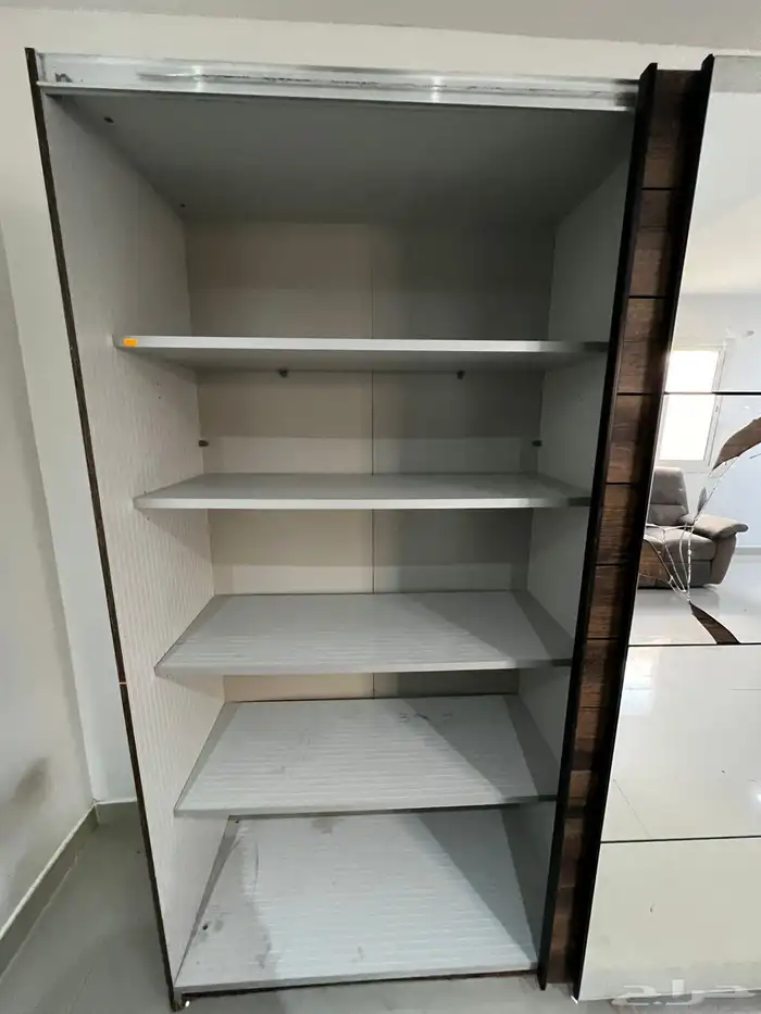 complete furniture in a very good state 1