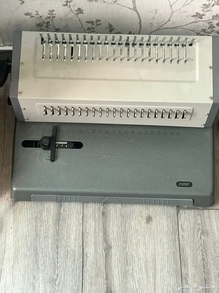 ادوات مكتبيه خرامة وتغليف حراري 1