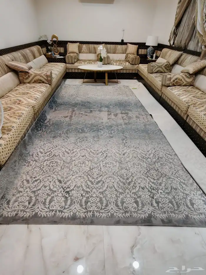 فرشة نظيفة بيع مستعجل أربعة متر في مترين و خمسة و ثمانين 3