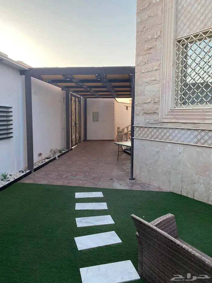 فله للبيع بالأزهري مطل على ممشى بئر عثمان والمزرعة 3