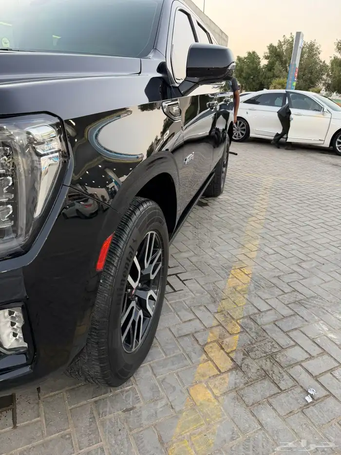 للبيع يوكن AT4 2022اسود 4