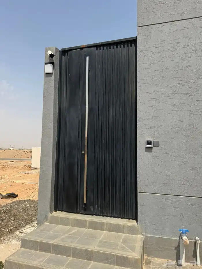 3 ابواب ب حلوقها 1