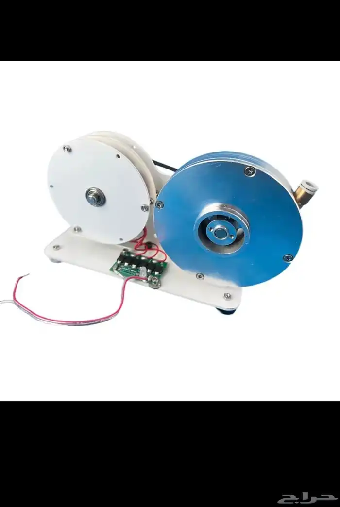 الآلة نموذج لمولد توربيني من نوع تسلا Tesla turbine generato 3