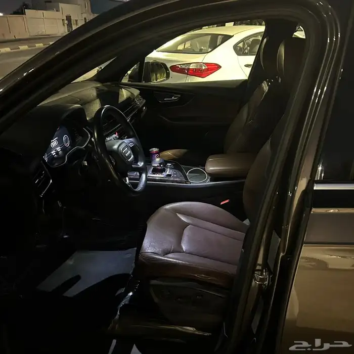 للبيع اودي Q7 9
