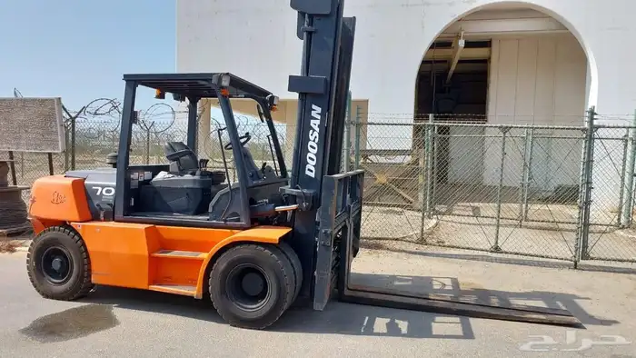 رافعه شوكيه سكين فوركليفت للايجار في جده 3