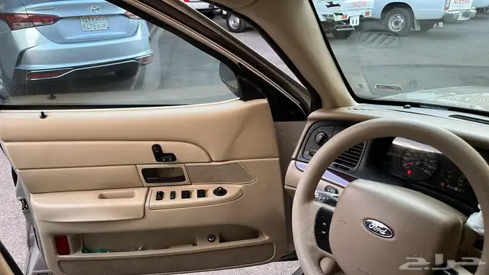 فورد كراون فكتوريا 2011 10