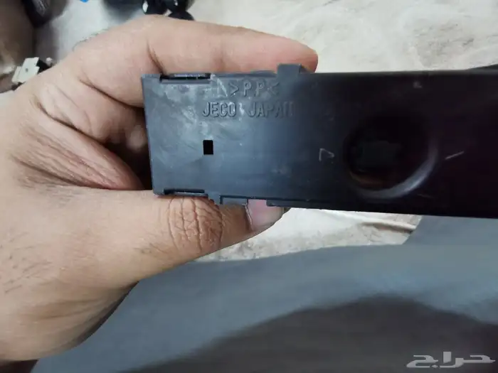 تحكم مرايه وساعه و تحكم مكيف و فلاشر كورولا 2007 فل كامل 11