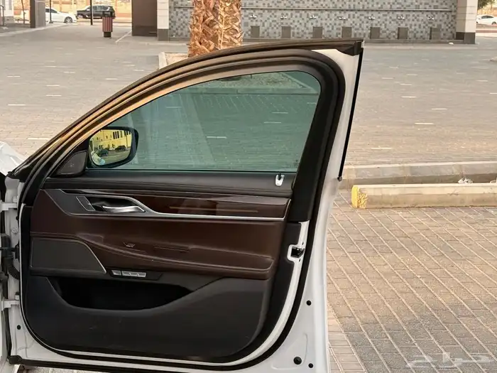 بي ام دبليو 740Li 2016 23