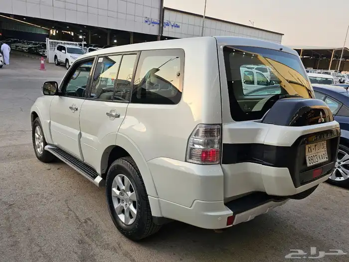 مستوبيشي باجيرو2017 3