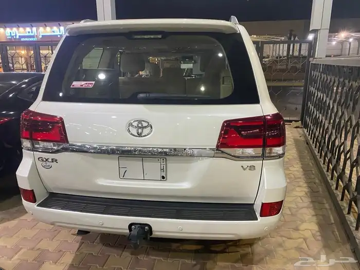 للبيع لاندكروزر 2020 ديزل نظيف 3