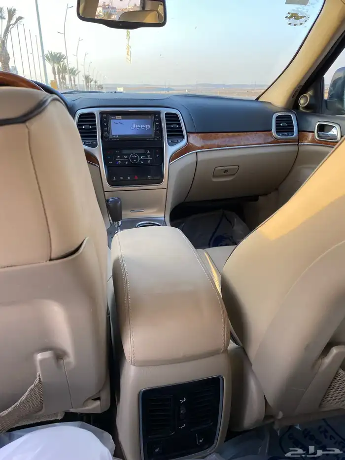 جراند شروكي 2011 8