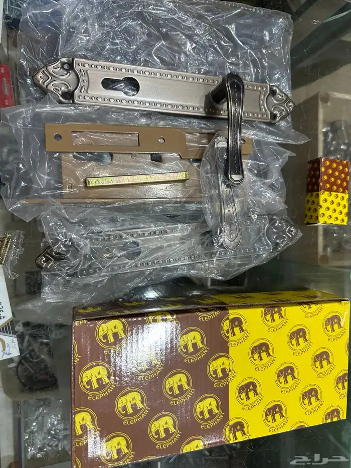 عرض خاص كيلون باب خشب كامل جديد ب 20 ريال فقط 0