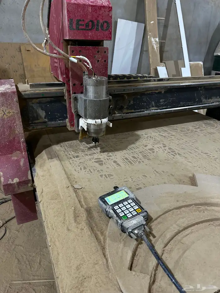 خدمات لصق شريط pvc وقص الواح وراوتر Cnc كمبيوتر 2