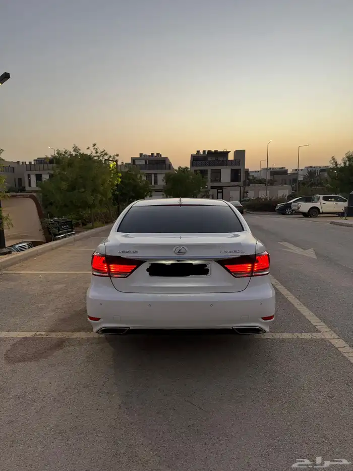 للبيع  لكزس LS 460 L لونق موديل 2015 4