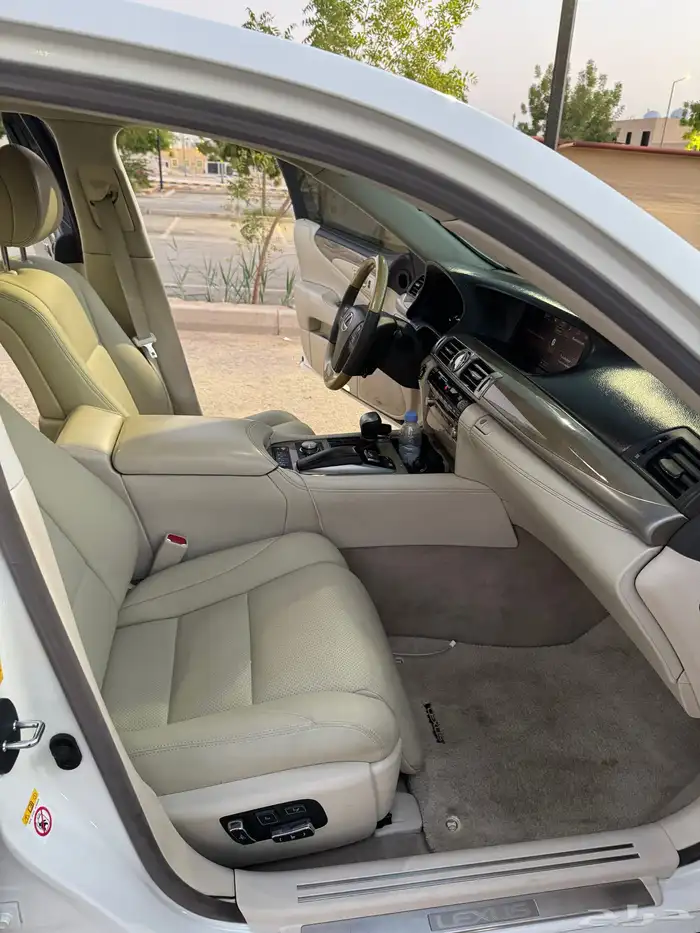 للبيع  لكزس LS 460 L لونق موديل 2015 9