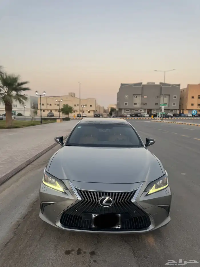 لكزس ES 350 2019 1