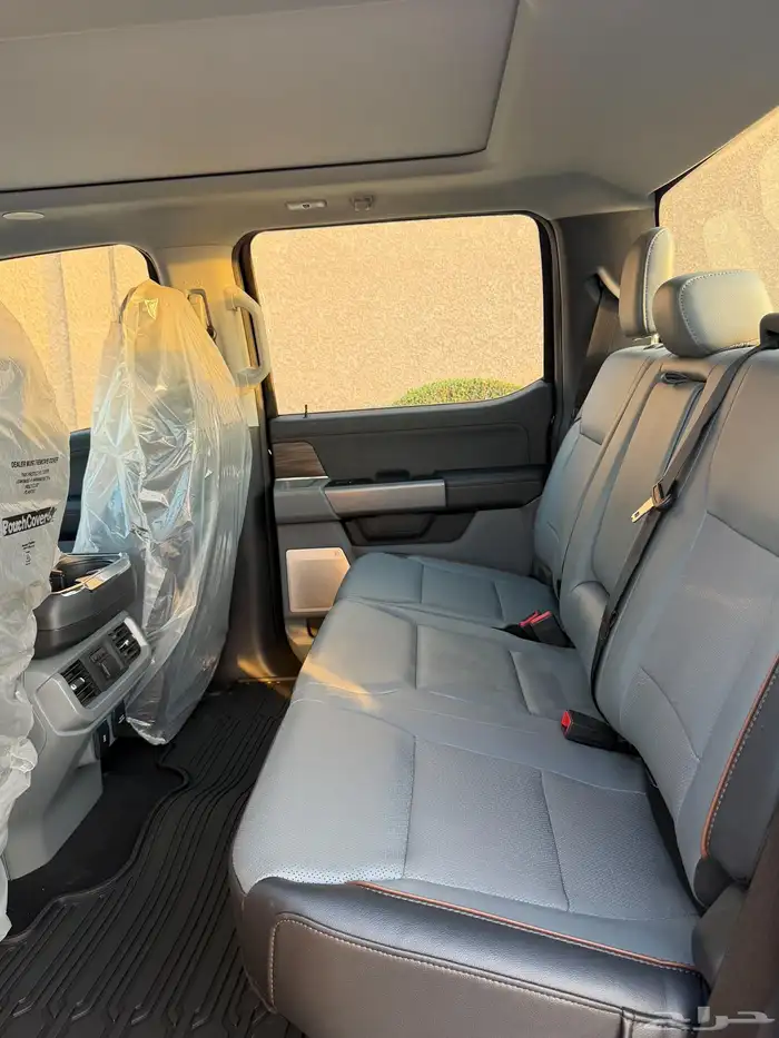 f150 LARIAT v8 اف 150 لاريت ((اصفار)) 2024 10