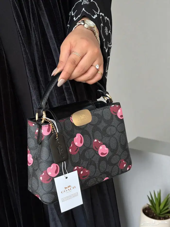 شنط كوتش شنط نسائيه شامل التوصيل ودفع عند الاستلام 19