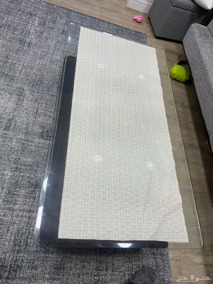 طاوله زجاج وجلد 2