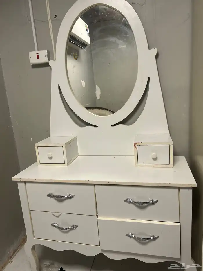 للبيع تسريحة 4
