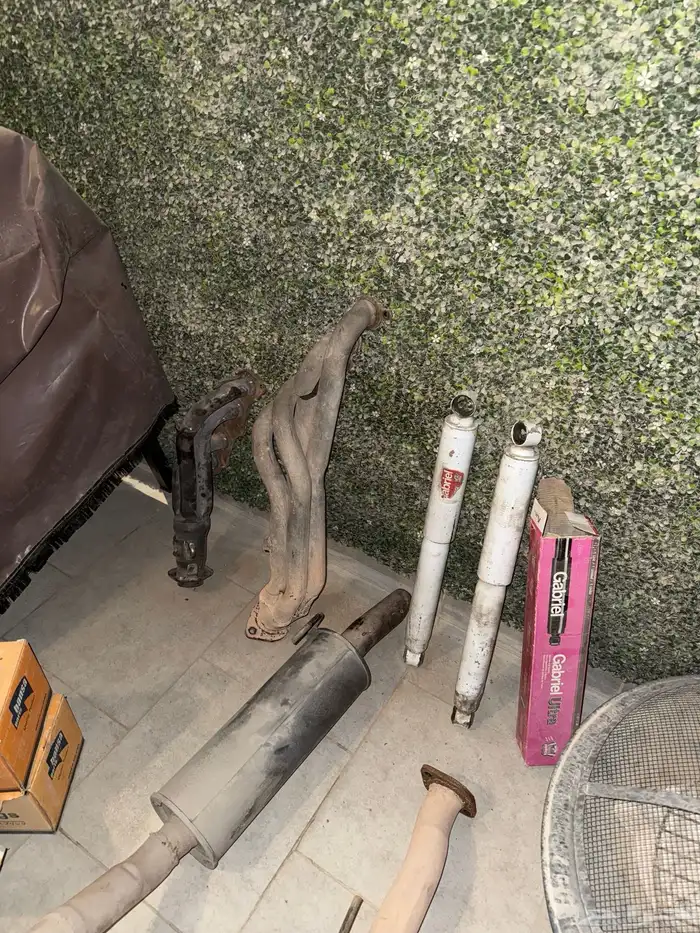 اغراض هايلوكس راس هدرز و مساعدات 1