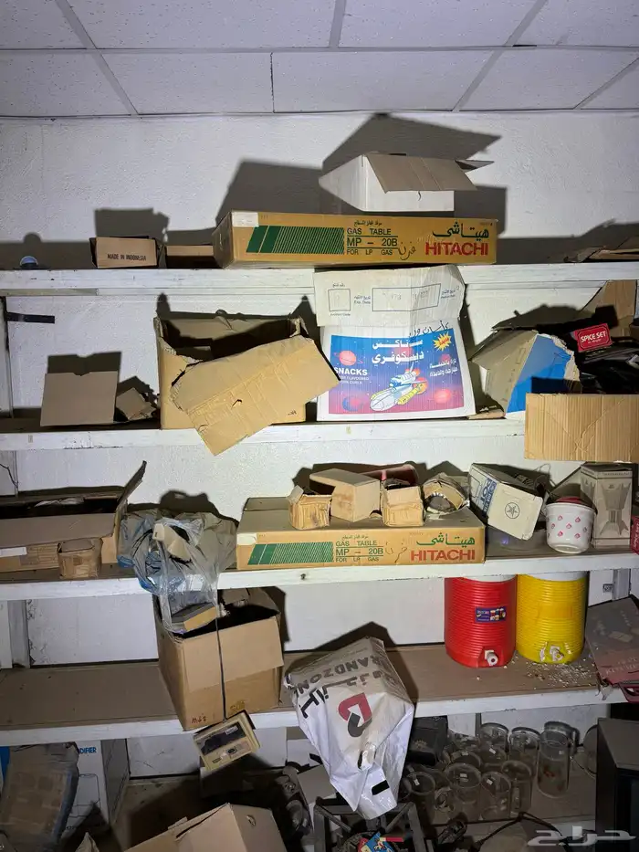 اغراض مستودع قديم للبيع 10