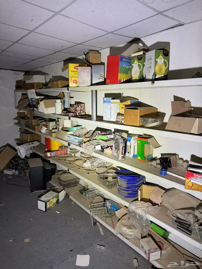 اغراض مستودع قديم للبيع 0