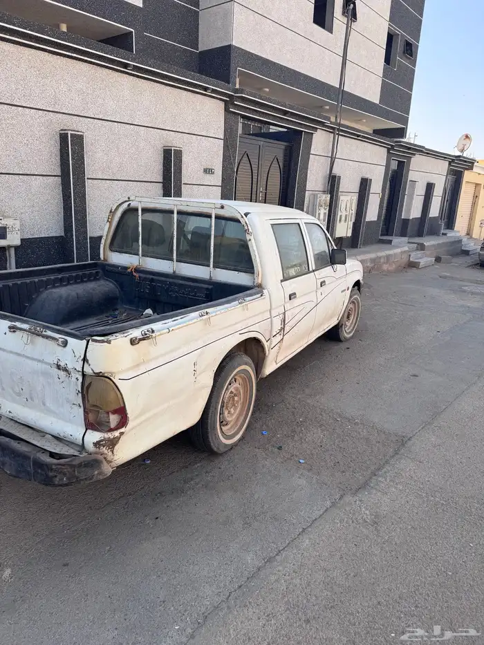 مستبيشي 2005 2