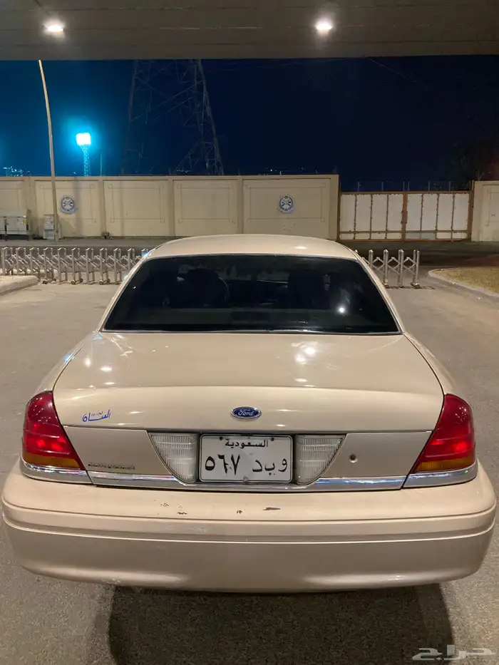 فورد كراون فكتوريا1998بوليسي نظيف ماشي318الف 9