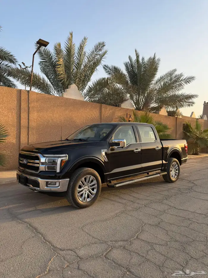 f150 LARIAT v8 اف 150 لاريت ((اصفار)) 2024 4