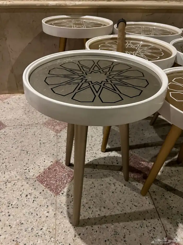 طاولات خدمة 1