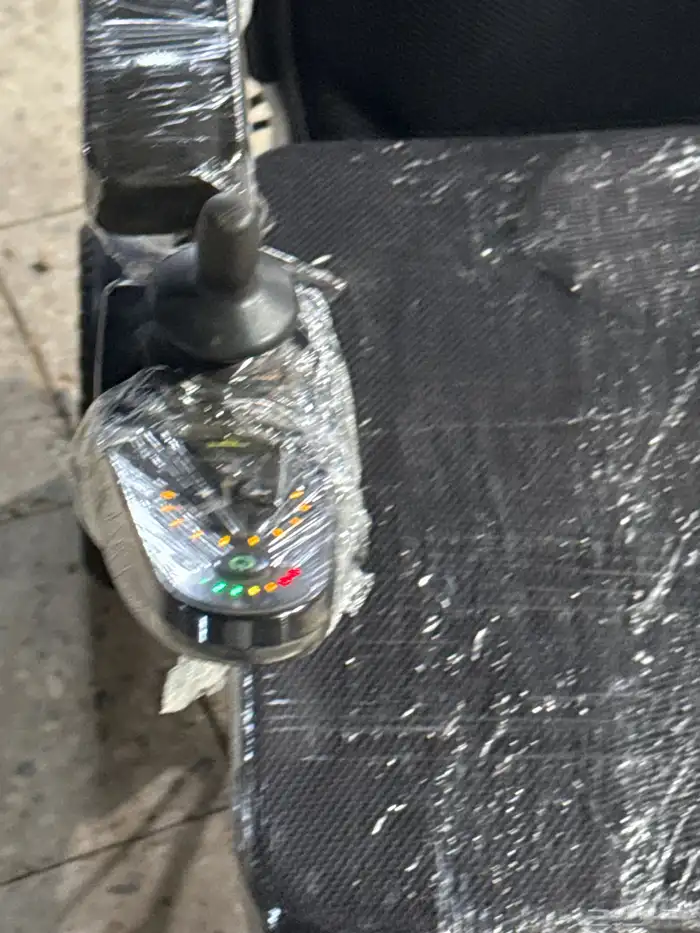 كرسي كهربائي خفيف الوزن استخدام بسيط 3