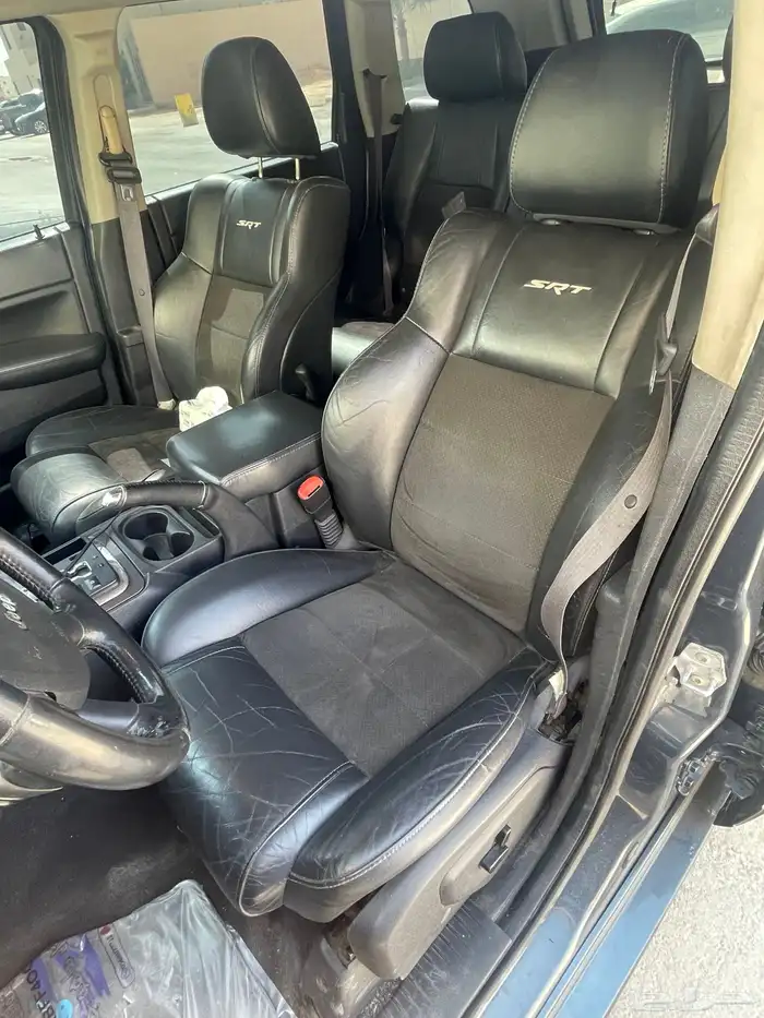 للبيع قراند شروكي srt 2008 4