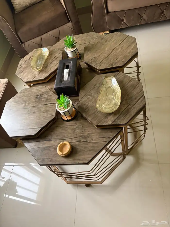 طاولات خدمة مع طاولة كبيرة 2