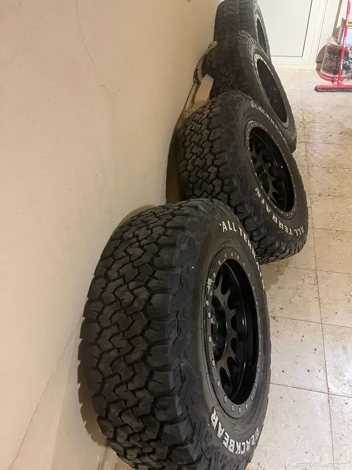 للبيع كفرات حجرية مع الجنوط 1